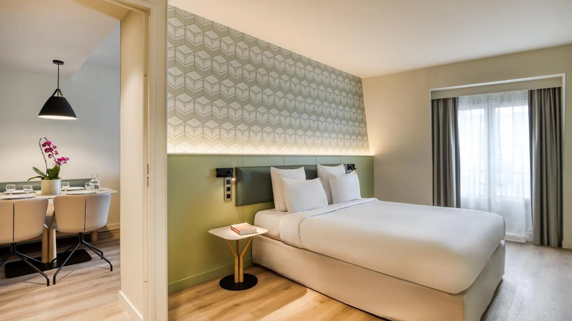 몽토르게이 거리 근처 호텔 2곳: 중심가 숙소 완전 비교